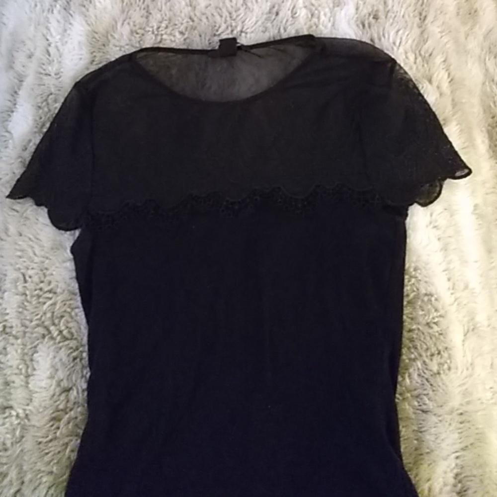 Black cotton lace tee sz xs